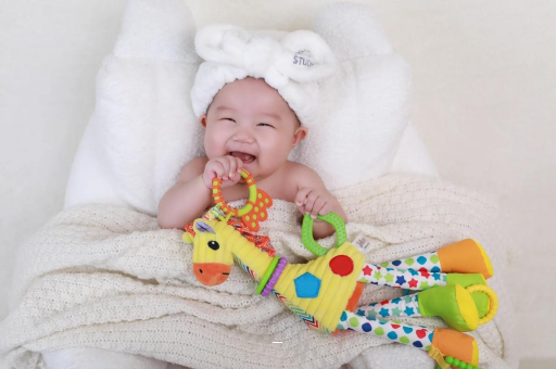 仙桃宝宝舌苔白怎么回事